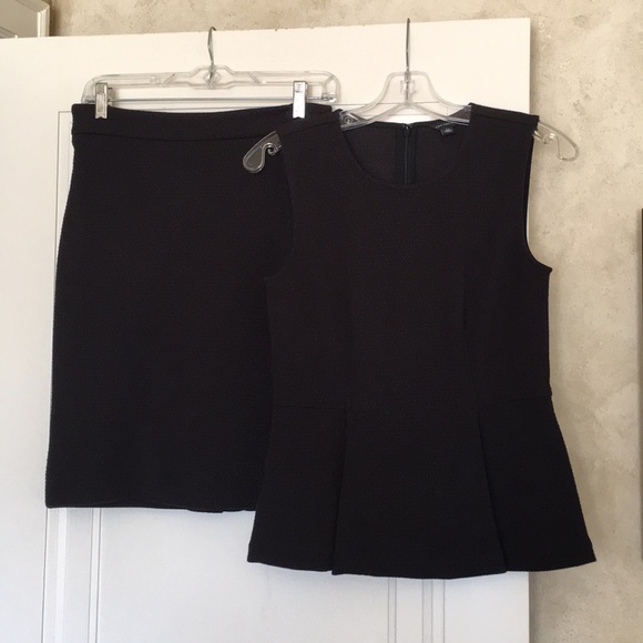 Ann Taylor Dresses & Skirts - Ann Taylor Skirt /Sleeveless Top Set  Black XS/0P